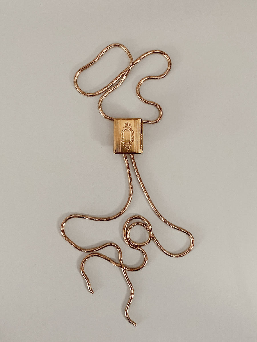 Square Etched Locket Bolo Tie – Oliva et Olga